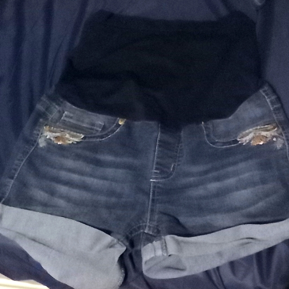 Bella Vida maternity shorts